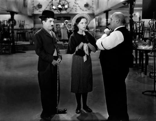 Modern Times - filmstill Charlie Chaplin & Paulette Goddard in Modern Times EDITORIAL USE ONLY Copyright: xCAP PLFx