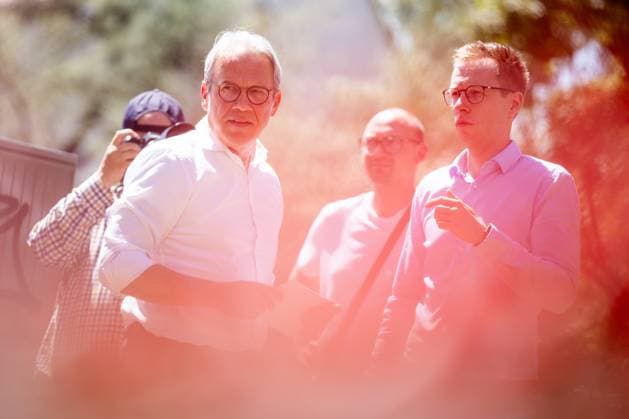 SPD THÜRINGEN PRÄSENTIERT LANDTAGSWAHLKAMPAGNE 09 07 2024 - Erfurt: Der Spitzenkandidat der SPD Thüringen, Georg Maier, mit dem Landesgeschäftsführer der SPD Thüringen, Markus Giebe (rechts). Präsentation der Landtagswahlkampagne des SPD Thüringen am 9. Juli 2024. _________________ *** SPD THURINGIA PRESENTS STATE ELECTION CAMPAIGN 09 07 2024 Erfurt The SPD Thuringias top candidate, Georg Maier, with the SPD Thuringias state managing director, Markus Giebe on the right Presentation of the SPD Thuringias state election campaign on July 9, 2024