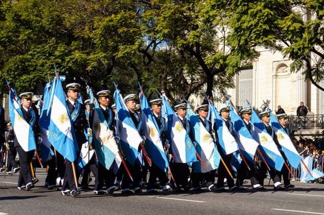 News Themen der Woche KW28 News Bilder des Tages Celebrations for the 208th anniversary of independence in Buenos Aires, Argentina - 9 Jul 2024 Flag bearers of the Argentine Navy advance in the continuity of the parade. President Javier Milei led the celebrations for the 208th anniversary of independence of the Argentine Republic, accompanied by a parade of more than 7,000 troops from the different forces. Buenos Aires Argentina Copyright: xNehuenxRovediellox xSOPAxImagesx NROVEDIELLO_0003