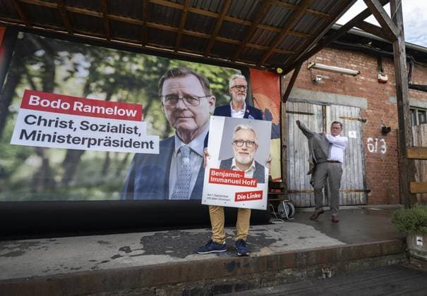 2024 LANDTAGSWAHL THÜRINGEN - WAHLKAMPFAUFTAKT DIE LINKE ** NUR FÜR REDAKTIONELLE ZWECKE ** EDITORIAL USE ONLY **<p>10 07 2024-Erfurt: 2024 Landtagswahl Thüringen - Präsentation der Wahlkampagne der Partei DIE LINKE mit Spitzenkandidat Bodo Ramelow im Zughafen Erfurt. im Foto: v.l. Benjamin-Immanuel Hoff (Die Linke), Chef der Staatskanzlei und Minister fuer Kultur, Bundes- und Europaangelegenheiten, Ministerpräsident Bodo Ramelow (Die Linke) ( Deutschland Thueringen Erfurt Copyright: SaschaxFromm *** 2024 STATE ELECTION THURINGIA ELECTION CAMPAIGN THE LEFT FOR EDITORIAL PURPOSES ONLY EDITORIAL USE ONLY p 10 07 2024 Erfurt 2024 State Election Thuringia Presentation of the election campaign of the party DIE LINKE with top candidate B Copyright: SaschaxFromm doc7w8mud90x4gx68ad8hk ,EDITORIAL USE ONLY