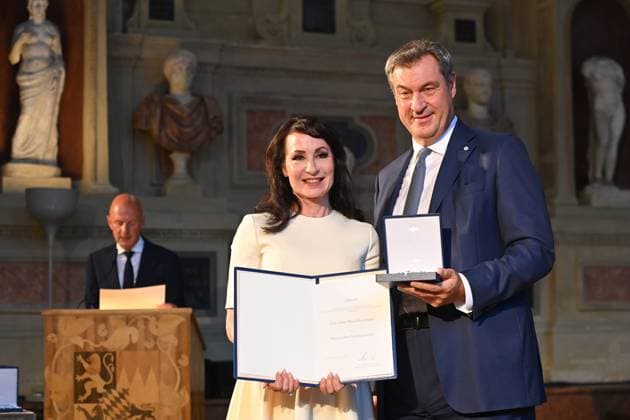 Anna Maria KAUFMANN Opera singer , Markus SOEDER State Premier of Bavaria and CSU Chairman Award of the Bavarian Order of Merit in the Antiquariat of the Residence in Munich on 10 07 2024