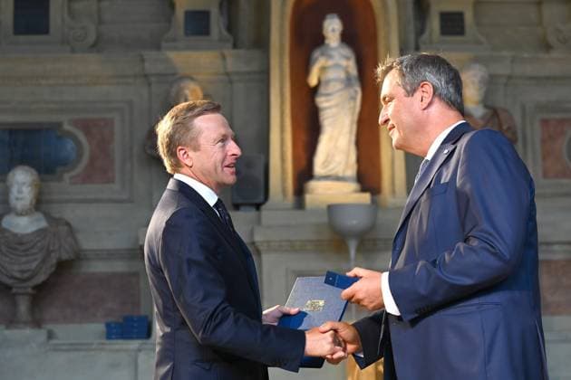 Oliver ZIPSE Chairman of the Board BMW AG , Markus SOEDER State Premier of Bavaria and CSU Chairman Award of the Bavarian Order of Merit in the Antiquariat of the Residence in Munich on 10 07 2024