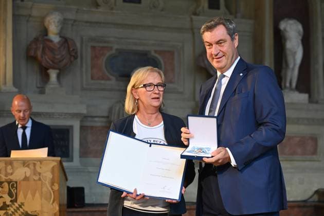Inge ALZNER, Markus SOEDER State Premier of Bavaria and CSU Chairman Award of the Bavarian Order of Merit in the Antiquariat of the Residence in Munich on 10 07 2024