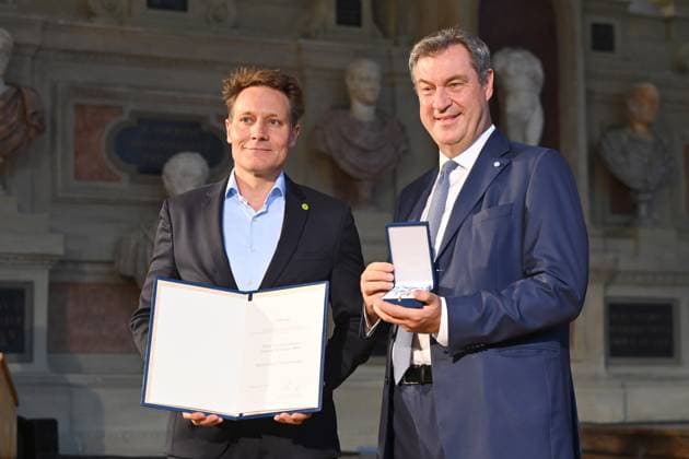Ludwig HARTMANN Politician Buendnis90 DieGruenen , Markus SOEDER State Premier of Bavaria and CSU Chairman Award of the Bavarian Order of Merit in the Antiquariat of the Residence in Munich on 10 07 2024