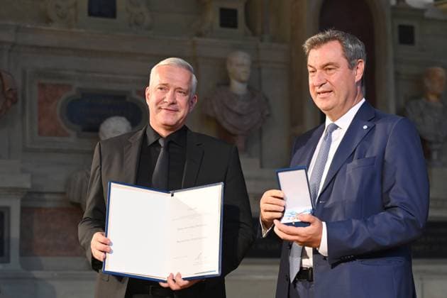 Alexander HERRMANN star chef , Markus SOEDER State Premier of Bavaria and CSU Chairman Award of the Bavarian Order of Merit in the Antiquariat of the Residence in Munich on 10 07 2024