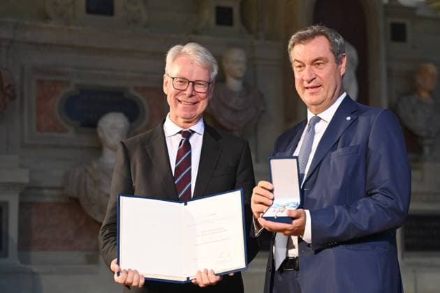 Dr. Hans Joachim HESSLER, President of the Bavarian Constitutional Court , Markus SOEDER State Premier of Bavaria and CSU Chairman Award of the Bavarian Order of Merit in the Antiquariat of the Residence in Munich on 10 07 2024