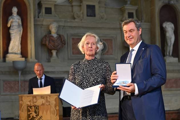 Dr. Christiane RAABE, Markus SOEDER State Premier of Bavaria and CSU Chairman Award of the Bavarian Order of Merit in the Antiquariat of the Residence in Munich on 10 07 2024