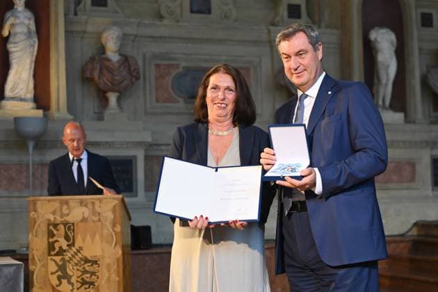 Hilde RUSS Markus SOEDER State Premier of Bavaria and CSU Chairman Award of the Bavarian Order of Merit in the Antiquariat of the Residence in Munich on 10 07 2024