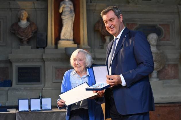 Lioba STRÖSSENREUTHER, Markus SOEDER State Premier of Bavaria and CSU Chairman Award of the Bavarian Order of Merit in the Antiquariat of the Residence in Munich on 10 07 2024