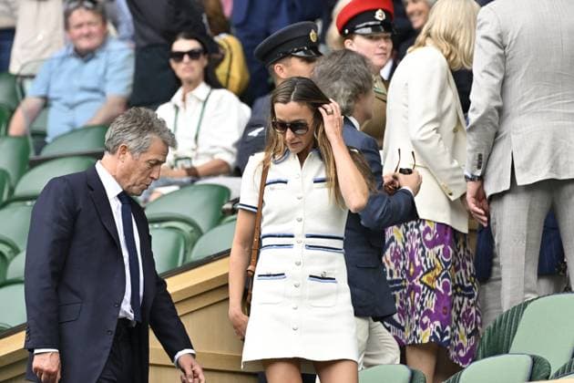 Tennis Wimbledon 2024 Hugh Grant and Ana in the Royal Box Tennis Wimbledon 2024 England 12 07 2024 ChrysleneCaillaud Panoramic 