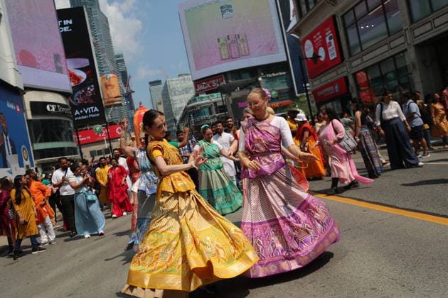 Lord Jagannath Grand Chariot Fest, Toronto Canada Devotees of Lord Jagannath are taking part in the procession of the Lord Jagannath Grand Chariot fest on Yonge Street in Downtown Toronto, Canada, on July 13, 2024. Toronto Canada  Copyright: xArrushxChoprax originalFilename: chopra-notitle240713_np7HV.jpg