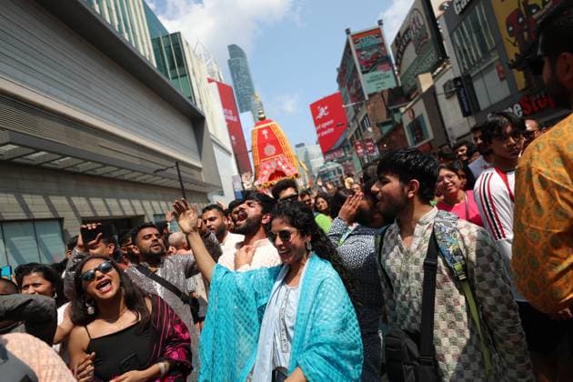 Lord Jagannath Grand Chariot Fest, Toronto Canada Devotees of Lord Jagannath are taking part in the procession of the Lord Jagannath Grand Chariot fest on Yonge Street in Downtown Toronto, Canada, on July 13, 2024. Toronto Canada  Copyright: xArrushxChoprax originalFilename: chopra-notitle240713_npWyF.jpg
