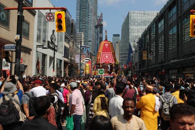 Lord Jagannath Grand Chariot Fest, Toronto Canada Devotees of Lord Jagannath are taking part in the procession of the Lord Jagannath Grand Chariot fest on Yonge Street in Downtown Toronto, Canada, on July 13, 2024. Toronto Canada  Copyright: xArrushxChoprax originalFilename: chopra-notitle240713_nptUv.jpg
