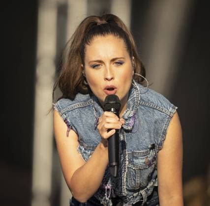 Performance by Alice Merton in Dortmund FOR EDITORIAL PURPOSES ONLY EDITORIAL USE ONLY p Performance by pop musician Alice Merton on Saturday, July 13, 2024 as part of the EURO 2024 Festival at Westfalenpark in Dortmund The concert also includes the performance of the Fantastischen Vier often abbreviated Fanta 4 , a German hip hop group f Copyright: STEFANxAREND doc7wa86lxkgao7eauo9yf ,EDITORIAL USE ONLY Copyright: STEFANxAREND