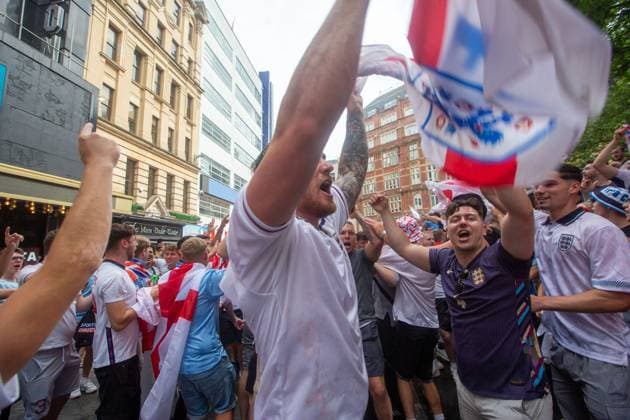 July 14, 2024, London, England, United Kingdom: Fans of England are seen in Leicester Square ahead of UEFA Euro 2024 final match against Spain. London United Kingdom - ZUMAs262 20240714_zip_s262_079 Copyright: xTayfunxSalcix