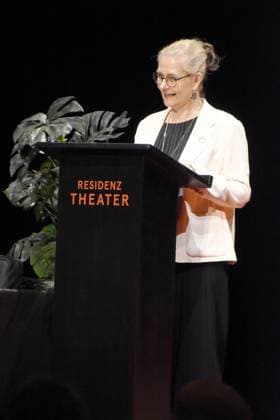 Marissa Biebl Chairwoman Friends of the Residenztheater Muenchen 14 07 2024 Residenztheater The Kurt Meisel Prize will be awarded to Moritz Treuenfels and the two sponsorship prizes to Isabell Antonia Hoeckel and Vassilissa Reznikoff at a matinee Muenchen