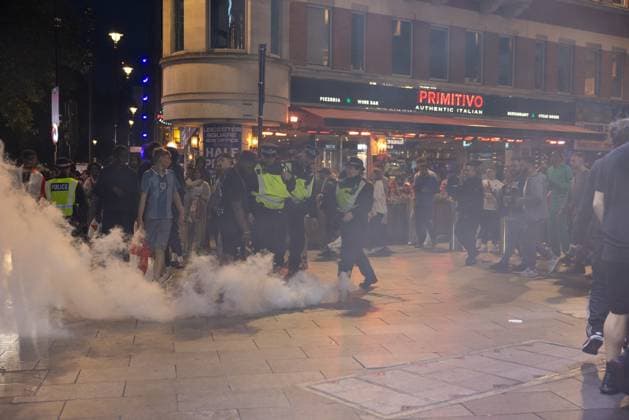 Disappointed England fans let off flares near Leicester Square after England lost to Spain in the 2024 Euro tournament final Where: London, United Kingdom When: 14 Jul 2024 Credit: Yat Him Wong Cover Images EDITORIAL USE ONLY. NOT FOR USE BY NEWSPAPERS BASED IN THE UK. Copyright: xYATxHIMxWONGx coverimg53950701