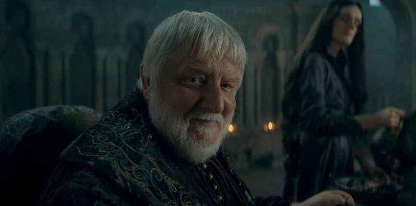 Simon Russell Beale and Gayle Rankin Los Angeles.CA.USA. Simon Russell Beale and Gayle Rankin in a scene in (C)HBO House of the Dragon (TV). S2E5. The story about the Targaryen rulers of Westeros and their civil war as rival members of the family try to gain the throne. A prequel to Game of Thrones. Season 2. LMK112-150724-001 Supplied by LMKMEDIA. Editorial Only. Landmark Media is not the copyright owner of these Film or TV stills but provides a service only for recognised Media outlets. 