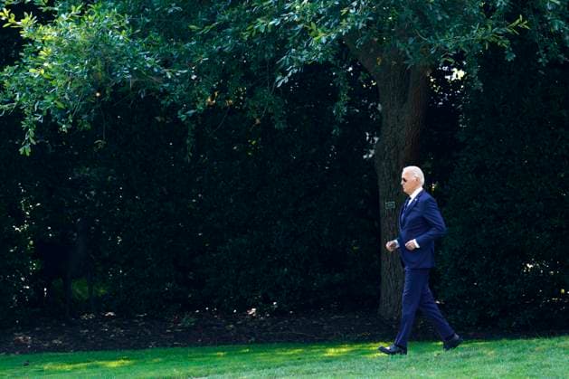 News Themen der Woche KW 29 News Bilder des Tages President Joe Biden walks to board Marine One helicopter on the South Lawn of the White House in Washington as he departs to Las Vegas on Monday, July 15, 2024.  WAX20240715103 YurixGripas