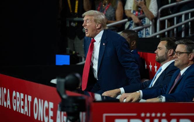 News Bilder des Tages Trump Appears With Bandaged Ear At RNC - Milwaukee Former US President Donald J Trump makes an early appearance on the first night of the Republican National Convention in Milwaukee, WI, USA at the Fiserv Forum on Monday, July 15, 2024. This is Trump’s first appearance since a rally in Pennsylvania, where he sustained injuries from an alleged bullet grazing his ear. Trump also named United States Senator JD Vance (Republican of Ohio) as his Vice Presidential running mate. Photo by Annabelle Gordon CNP ABACAPRESS.COM Milwaukee WI United States  Copyright: xGordonxAnnabelle CNP ABACAx