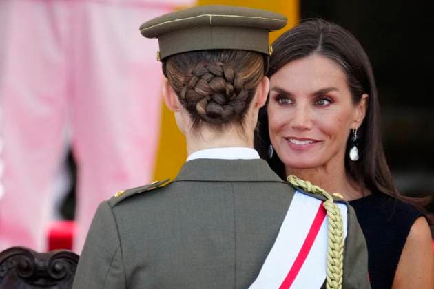 Bilder des Jahres 2024, Entertainment 07 Juli Entertainment Themen der Woche KW 29 Entertainment Bilder des Tages Royals Preside Over The Ceremony Of Delivery Of Royal Dispatches To The New Navy Officers In Marin Queen Letizia of Spain, Crown Princess Leonor attends Delivery of Royal Dispatches to the new officers of the Navy, coinciding with the celebration of Carmen s Day, patron saint of the Spanish Navy in Marin, Pontevedra, Spain, on July 16, 2024. Photo by Archie Andrews ABACAPRESS.COM Pontevedra Galicia Spain  Copyright: xAndrewsxArchie ABACAx