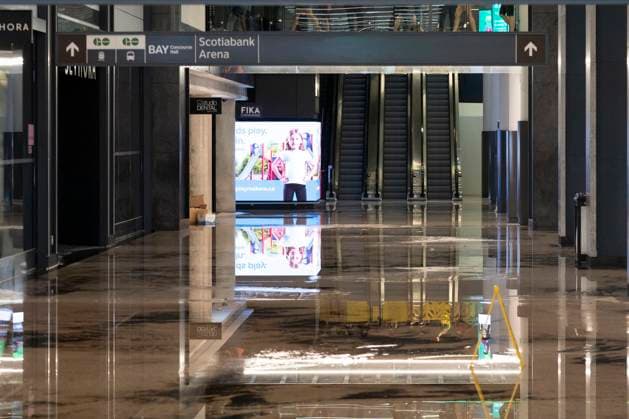 July 16, 2024, Toronto, On, Canada: The inside of Union Station is pictured during a flood following heavy rain in Toronto, on Tuesday, July 16 2024. Toronto Canada  - ZUMAc35_ 20240716_zaf_c35_067 Copyright: xArlynxMcadoreyx