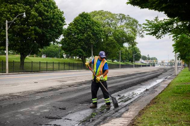 July 16, 2024, Toronto, On, Canada: City crews clean up debris on Lake Shore Blvd., after heavy rain caused flooding, in Toronto on Tuesday, July 16, 2024. Toronto Canada  - ZUMAc35_ 20240716_zaf_c35_088 Copyright: xChristopherxKatsarovx