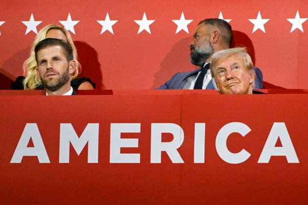 News Bilder des Tages Eric Trump and former President and Republican Presidential candidate Donald Trump attend the 2024 Republican National Convention at Fiserv Forum in Milwaukee, Wisconsin on Tuesday, July 16, 2024. The convention, which will run from July 15th through July 18th, takes place days after an attempted assassination of former President Donald Trump at a campaign rally in Pennsylvania on July 13.  MIL20240716337 MATTxMARTIN