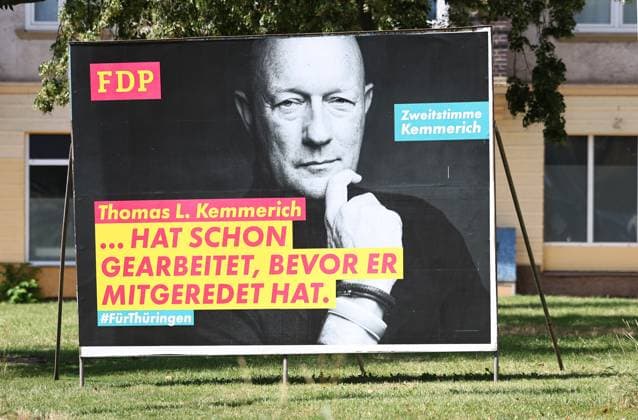 Wahlplakate 16.07.2024, Erfurt, Wahlplakate zur Landtagswahl am 01.09.2024 in Thueringen im Bild: Grossflaechenplakat der FDP - Thomas L. Kemmerich - ...Hat schon gearbeitet, bevor der mitgeredet hat *** Election posters 16 07 2024, Erfurt, Election posters for the state election on 01 09 2024 in Thuringia in the picture large-format poster of the FDP Thomas L Kemmerich Has already worked before he joined in the conversation