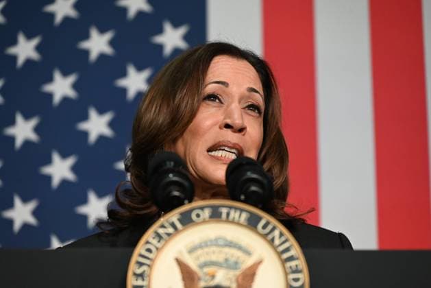 News Themen der Woche KW 29 News Bilder des Tages USA, Kamala Harris Wahlkampf in Portage, Michigan Vice President Of The United States Kamala Harris Delivers Remarks At Michigan Campaign Event On Donald J. Trump Assassination Attempt Vice President of the United States Kamala Harris is delivering remarks at a campaign event in Portage, Michigan, United States, on July 17, 2024. Vice President of the United States Kamala Harris is commenting on the attempted assassination of Former U.S. President Donald J. Trump that happened during his rally in Butler, Pennsylvania, and is participating in a discussion with former Trump-Pence administration official Olivia Troye and Amanda Stratton. Portage United States  Copyright: xKylexMazzax originalFilename: mazza-notitle240717_npMtr.jpg