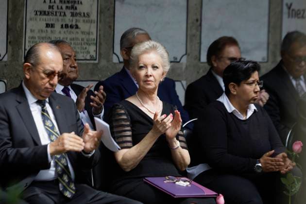 152nd Anniversary Of Benito Juarez, Meritorious Of The Americas Rosa Elena Sanchez Juarez, great-great-granddaughter of Benito Juarez Garcia, President of Mexico (1857-1872), is accompanying members of the Grand Masonic Lodge of the Valley of Mexico at the San Fernando Pantheon Museum in Mexico City, on the occasion of the 152nd Anniversary of the Benemerito de las Americas where his remains rest, where they are mounting a guard of honour. Mexico City Mexico City Mexico  Copyright: xGerardoxVieyrax originalFilename: vieyra-notitle240718_npTw6.jpg