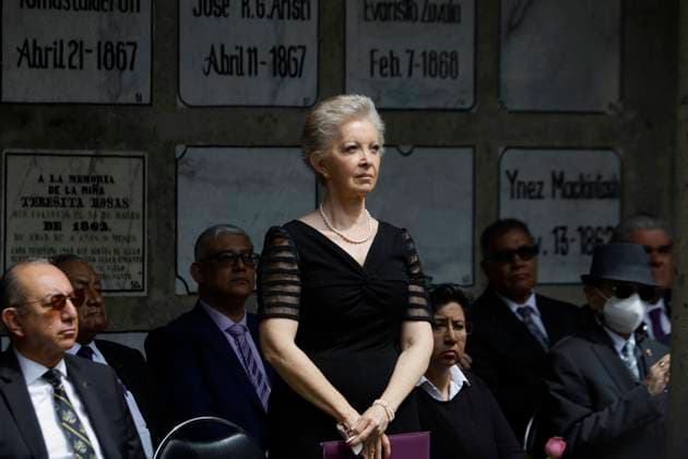 152nd Anniversary Of Benito Juarez, Meritorious Of The Americas Rosa Elena Sanchez Juarez, great-great-granddaughter of Benito Juarez Garcia, President of Mexico (1857-1872), is accompanying members of the Grand Masonic Lodge of the Valley of Mexico at the San Fernando Pantheon Museum in Mexico City, on the occasion of the 152nd Anniversary of the Benemerito de las Americas where his remains rest, where they are mounting a guard of honour. Mexico City Mexico City Mexico  Copyright: xGerardoxVieyrax originalFilename: vieyra-notitle240718_npByQ.jpg