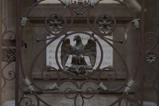 152nd Anniversary Of Benito Juarez, Meritorious Of The Americas Viewing the side of the tombstone of Benito Juarez Garcia, President of Mexico (1857-1872), at the Museo Panteon San Fernando in Mexico City. Mexico City Mexico City Mexico  Copyright: xGerardoxVieyrax originalFilename: vieyra-notitle240718_nplJu.jpg