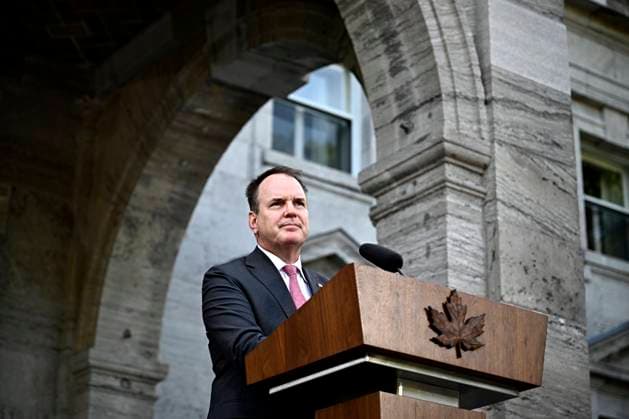 News Bilder des Tages July 19, 2024, Ottawa, On, CAN: Minister of Labour and Seniors Steven MacKinnon participates in a media availability after a cabinet swearing-in ceremony at Rideau Hall in Ottawa, on Friday, July 19, 2024. Ottawa CAN  - ZUMAc35_ 20240719_zaf_c35_017 Copyright: xJustinxTangx