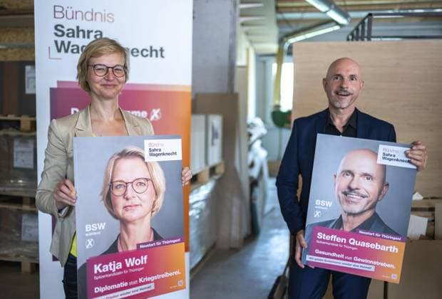 2024 LANDTAGSWAHL THÜRINGEN - WAHLKAMPFAUFTAKT BÜNDNISSES SAHRA WAGENKNECH (BSW) ** NUR FÜR REDAKTIONELLE ZWECKE ** EDITORIAL USE ONLY **<p>18 07 2024-Erfurt: 2024 Landtagswahl Thüringen - Wahlkampfauftakt BSW im Foto: Katja Wolf (links), Landesvorsitzende des BSW Thüringen, und Steffen Quasebarth (rechts), Pressesprecher des BSW Thüringen, bei der Vorstellung der Landtagswahlkampagne des Bündnisses Sahra Wagenknecht (BSW) in einer Möbel-Tischlerei in Erfurt. ( Deutschland Thueringen Erfurt Copyright: SaschaxFromm *** 2024 STATE ELECTION THURINGIA ELECTION CAMPAIGN LAUNCH OF THE SAHRA WAGENKNECH BSW ALLIANCE FOR EDITORIAL PURPOSES ONLY p 18 07 2024 Erfurt 2024 State election Thuringia election campaign launch BSW in photo Katja Copyright: SaschaxFromm doc7wdb1kc92x5m9dgmm6w ,EDITORIAL USE ONLY