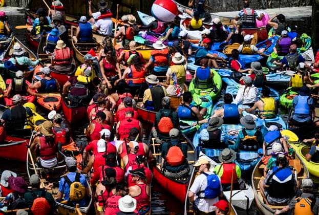 July 20, 2024, Ottawa, On, CAN: Paddlers wait to descend the locks at Hartwells Lockstation during Lock & Paddle 2024 on the Rideau Canal in Ottawa, on Saturday, July 20, 2024. A flotilla of canoes and kayaks descended and ascended the locks to celebrate Parks Day on the Rideau Canal, a UNESCO World Heritage site. Ottawa CAN  - ZUMAc35_ 20240720_zaf_c35_029 Copyright: xJustinxTangx