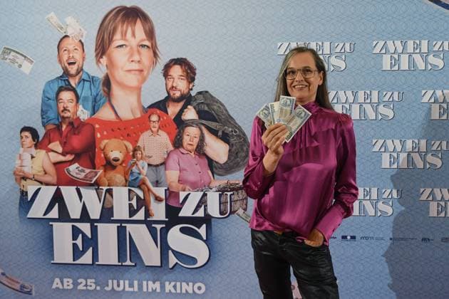 Entertainment Themen der Woche KW 30 Entertainment Bilder des Tages NRW Premiere ZWEI ZU EINS am 22.07.2024 in der Lichtburg in Essen. Natja Brunckhorst bei der NRW Premiere ZWEI ZU EINS am 22.07.2024 in der Lichtburg in Essen. *** NRW Premiere ZWEI ZU EINS on 22 07 2024 at the Lichtburg in Essen Natja Brunckhorst at the NRW Premiere ZWEI ZU EINS on 22 07 2024 at the Lichtburg in Essen xRx