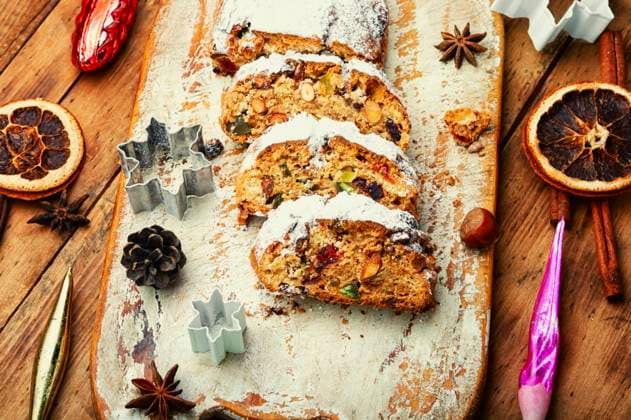 Stollen is a traditional German Christmas pastry. Seasonal cake. Stollen, a German Christmas pie ,model released, Symbolfoto