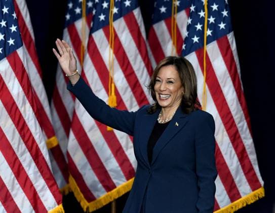 Bilder des Jahres 2024, News 07 Juli News Themen der Woche KW 30 News Bilder des Tages July 23, 2024, West Allis, Wisconsin, USA: VICE PRESIDENT KAMALA HARRIS speaks at her campaign rally at West Allis Central High School in West Allis, Wisconsin Tuesday July 23, 2024. West Allis USA - ZUMAh154 20240723_znp_h154_013 Copyright: xMarkxHertzbergx