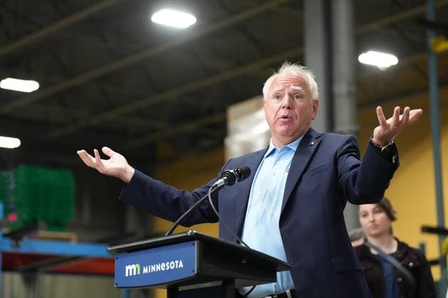 July 23, 2024, New Hope, Minnesota, USA: Gov. TIM WALZ takes questions on speculation that he is under consideration as vice presidential running mate for VP Harris on July 23, 2024, in New Hope, Minnesota. Gov. Walz is joined by the EPA regional administrator to announce a $200 million grant to Minnesota to reduce greenhouse gas emissions. New Hope USA - ZUMAm67_ 20240723_zaf_m67_021 Copyright: xGlenxStubbe,xStarxTribunex