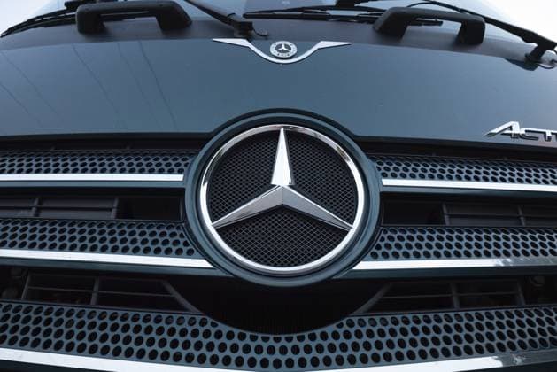 Daimler Mercedes Benz logo on an Actros lorry *** Daimler Mercedes Benz Logo ON to Actros Lorry Copyright: imageBROKER AndreasxMallinckrodt ibldvm11009068.jpg