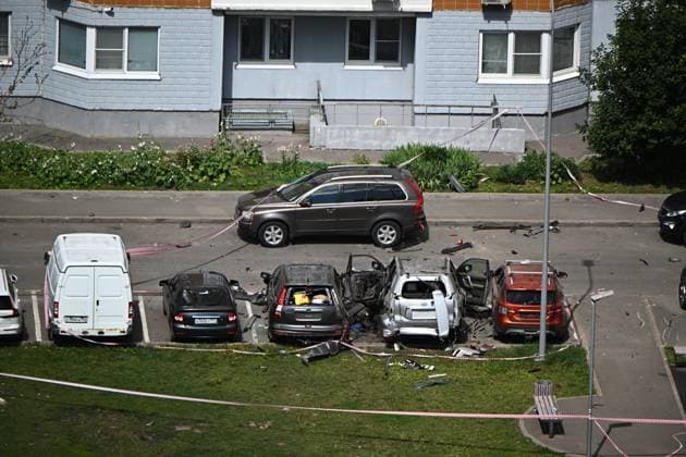 Bilder des Jahres 2024, News 07 Juli News Themen der Woche KW 30 News Bilder des Tages Russia Car Blast 8733349 24.07.2024 A view shows the site of a car blast that wounded Russian military official Andrei Torgashov and his wife in Moscow, Russia. Sergey Bobylev Sputnik Moscow Russia  Copyright: xSergeyxBobylevx