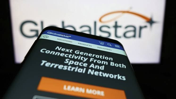 Stuttgart, Germany, 09-10-2022: Smartphone with website of satellite communications company Globalstar Inc. on screen in front of logo. Focus on top-left of phone display, Europe *** Stuttgart, Germany, 09 10 2022 Smartphone With Website of Satellite Communications Company Global Star INC ON Screen in Front of Logo Focus ON Top left of Phone display, Europe Copyright: imageBROKER TimonxSchneider ibliqx10696774.jpg