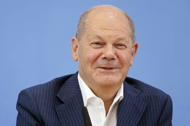 News Themen der Woche KW 30 News Bilder des Tages Olaf Scholz (SPD), Bundeskanzler, auf dem Weg zur der Bundespressekonferenz, bpk, Federal Press Conference, Berlin, 24.07.2024. Berlin Deutschland *** Olaf Scholz SPD , Federal Chancellor, on his way to the Federal Press Conference, bpk, Federal Press Conference, Berlin, 24 07 2024 Berlin Germany Copyright: xUtexGrabowskyxphotothek.dex