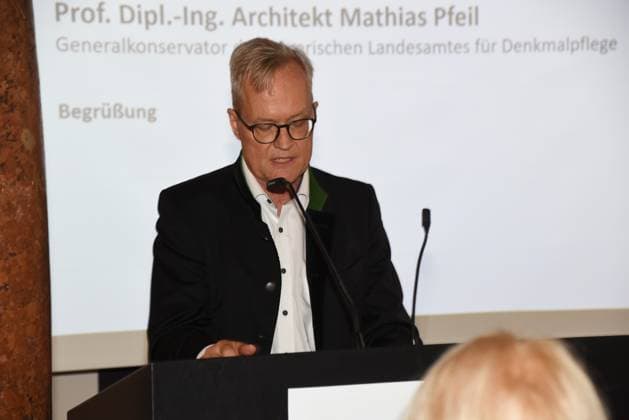 Prof Dipl Ing Architect Mathias Pfeil, General Conservator of the Bavarian State Office for the Preservation of Monuments Munich 24 07 2024 Inner courtyard of the Alte Muenze, Hofgraben Award of the Monument Protection Medal 2024 State Minister for Science and Art Markus Blume and Prof Mathias Pfeil, General Conser