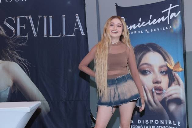 July 24, 2024, Mexico City, Ciudad de Mexico, Mexico: Mexican singer Karol Sevilla poses during a press conference for Ã¢â‚¬ËœLuminova TourÃ¢â‚¬â ¢ and promote her single Cenicienta at Belair Unique Mexico City Hotel. on July 24, 2024 in Mexico City, Mexico. Mexico City Mexico - ZUMAe321 20240724_zea_e321_018 Copyright: xYamakxPerea xEyepixxGroupx