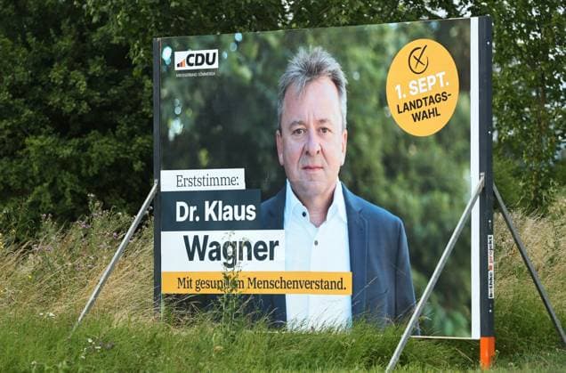 Wahlplakate 24.07.2024, Soemmerda, Wahlplakat zur Landtagswahl am 01.09.2024 in Thueringen im Bild: Grossflaechenplakat der CDU - Dr. Klaus Wagner - Mit gesundem Menschenverstand *** Election posters 24 07 2024, Soemmerda, election poster for the state election on 01 09 2024 in Thuringia in the picture large poster of the CDU Dr Klaus Wagner With common sense