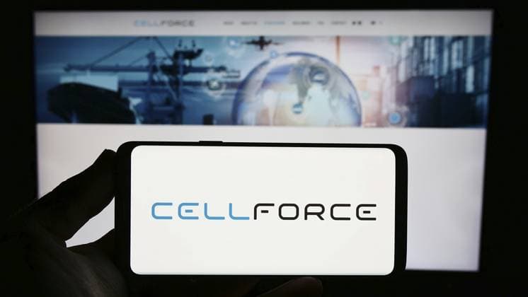 Stuttgart, Germany, 08-02-2023: Person holding smartphone with logo of German battery company Cellforce Group GmbH on screen in front of website. Focus on phone display, Europe Copyright: imageBROKER TimonxSchneider ibliqx10717488.jpg
