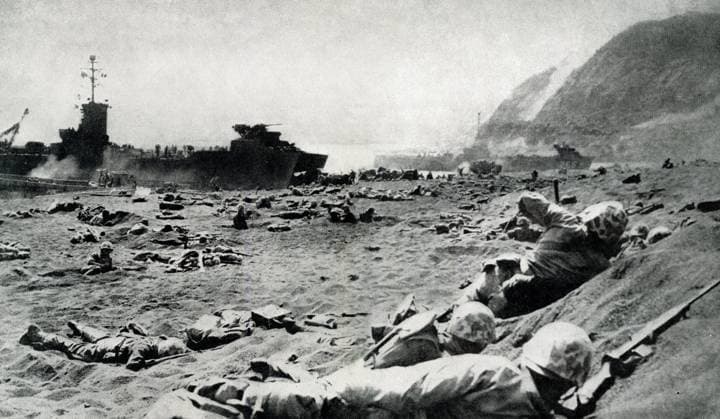 RECORD DATE NOT STATED Battle for Iwo Jima, Japanese island, WW2 Battle for Iwo Jima, Japanese island, 16 March 1945, WW2 - US Marines on the beach, ready to advance. Date: 1945  Copyright: Copyrightx(c)Geminix2023.xCredit:xGemini 13658294