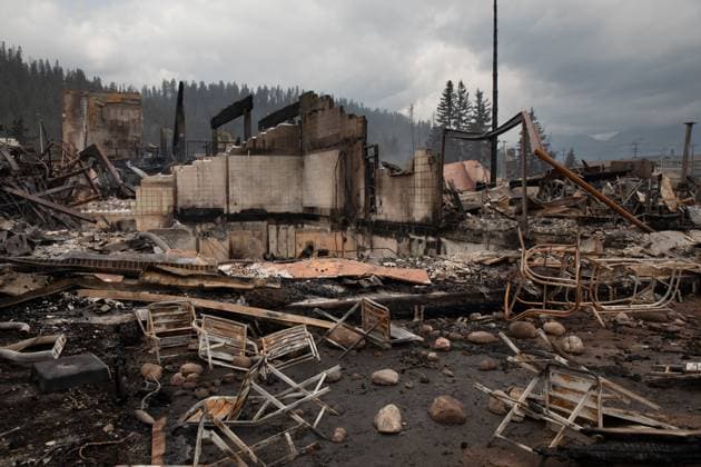 July 26, 2024, Jasper, Ab, CANADA: The remains of hotels in Jasper, Alta., on Friday July 26, 2024. Wildfires encroaching into the townsite of Jasper forced an evacuation of the national park and have destroyed over 300 of the town s approximately 1100 structures, mainly impacting residential areas. Jasper CANADA  - ZUMAc35_ 20240726_zaf_c35_194 Copyright: xAmberxBrackenx